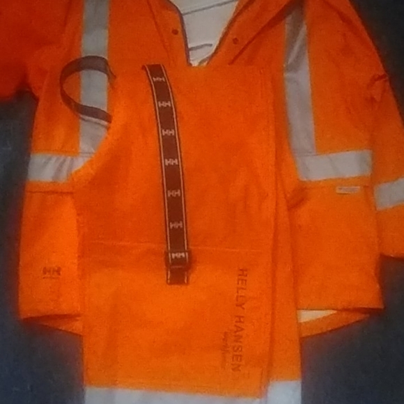 Helly Hansen - Picture 2 of 5